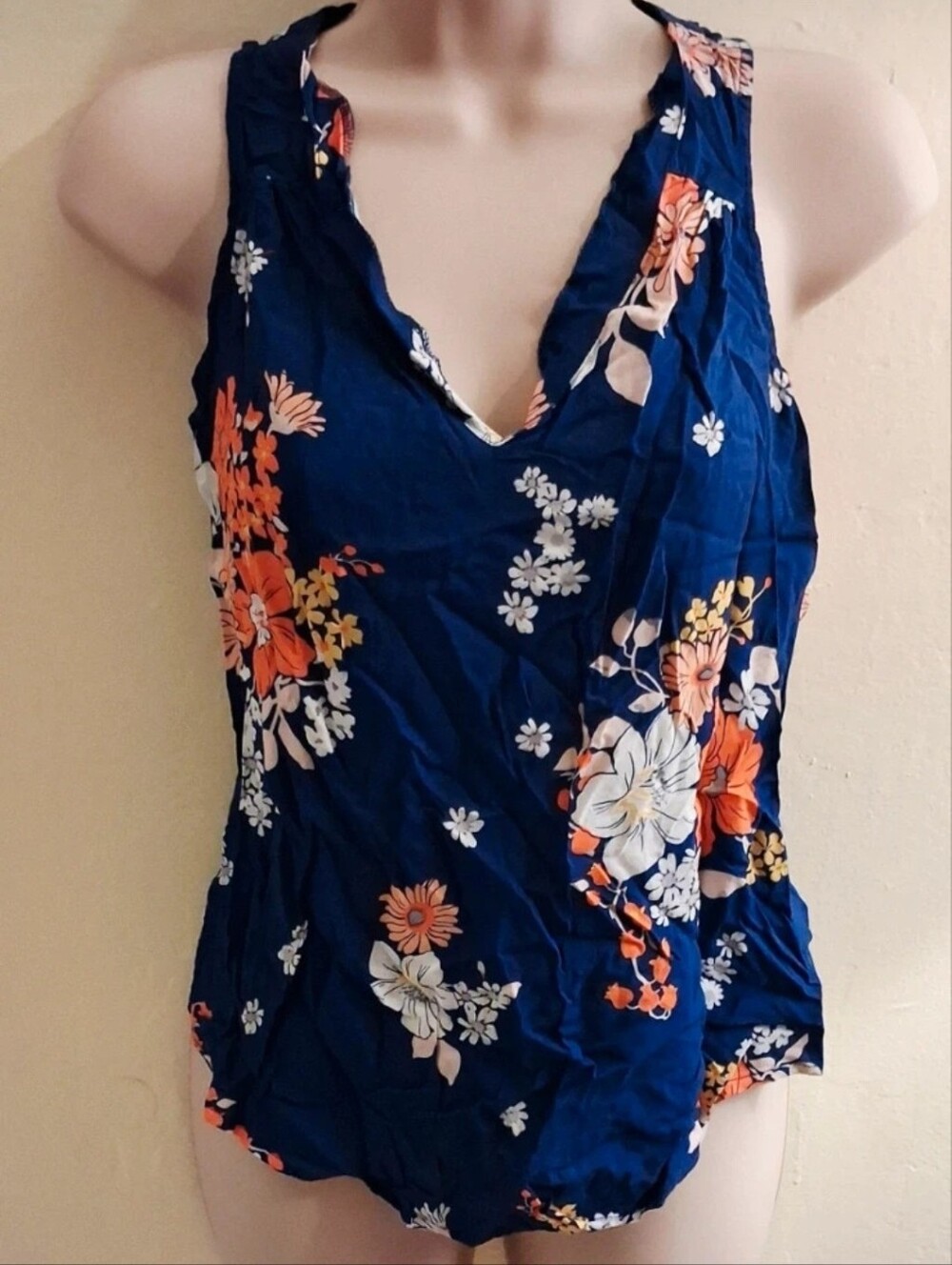 Old Navy Navy Floral V-Neck Sleeveless Tank Top Size small